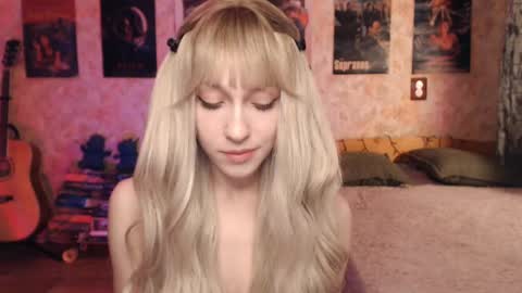 ellie_friendly online show from 2, 2, 2025