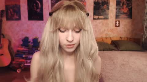 ellie_friendly online show from 9, 3, 2025