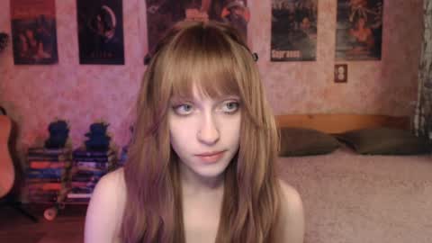 ellie_friendly online show from 10, 4, 2026