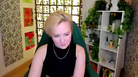 Snapshot of ellie_heavenly chatting on 18, 11, 2025 Ellie online show from 18, 11, 2025