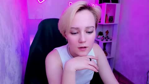 Ellie online show from 4, 12, 2025