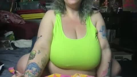 Ellie Louise online show from 30, 10, 2025