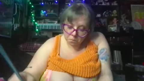 Ellie Louise online show from 4, 2, 2026