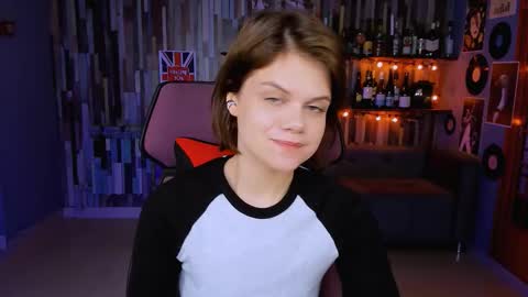 Snapshot of elliemurler chatting on 11, 11, 2025 elliemurler online show from 11, 11, 2025