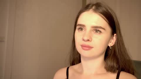 Snapshot of elliephant_ chatting on 15, 12, 2024 just Emily online show from 15, 12, 2024