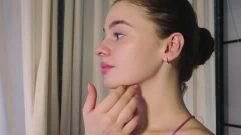 Snapshot of elliephant_ chatting on 29, 12, 2024 just Emily online show from 29, 12, 2024