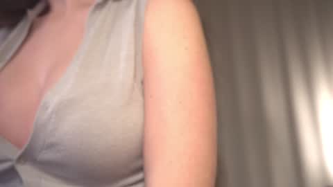 Snapshot of elliephant_ chatting on 13, 1, 2025 just Emily online show from 13, 1, 2025