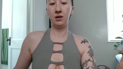 Ellie Rowyn online show from 31, 3, 2026