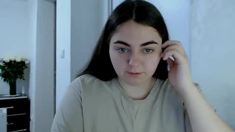 Snapshot of ellies_8 chatting on 25, 4, 2026 Ellie online show from 25, 4, 2026