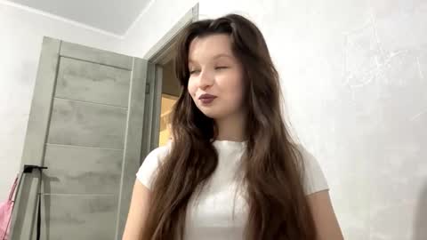 Snapshot of ellieschuffert chatting on 1, 12, 2025 Ellie online show from 1, 12, 2025