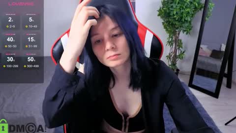 Snapshot of ellinblare chatting on 12, 11, 2025 Ellin online show from 12, 11, 2025