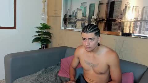 Snapshot of elliot_colton chatting on 16, 11, 2025 Elloit Colton online show from 16, 11, 2025