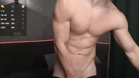 elliot_muscle04 online show from 19, 2, 2025
