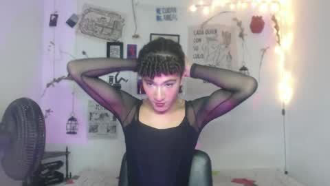 Snapshot of ellis_flowers chatting on 21, 9, 2025  . online show from 21, 9, 2025