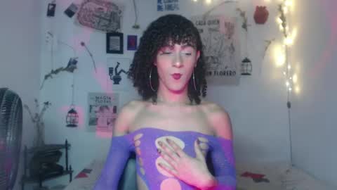 Snapshot of ellis_flowers chatting on 25, 9, 2025  . online show from 25, 9, 2025