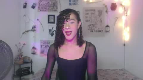 Snapshot of ellis_flowers chatting on 28, 9, 2025  . online show from 28, 9, 2025