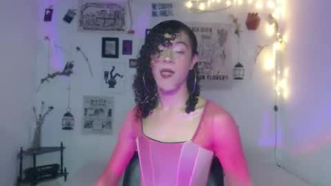 Snapshot of ellis_flowers chatting on 4, 10, 2025  . online show from 4, 10, 2025