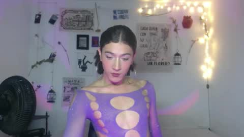 Snapshot of ellis_flowers chatting on 5, 10, 2025  . online show from 5, 10, 2025