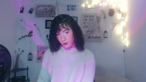 Snapshot of ellis_flowers chatting on 13, 10, 2025  . online show from 13, 10, 2025