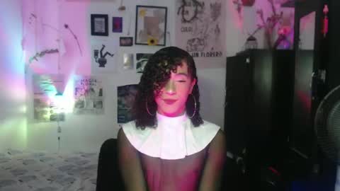 Snapshot of ellis_flowers chatting on 26, 10, 2025  . online show from 26, 10, 2025