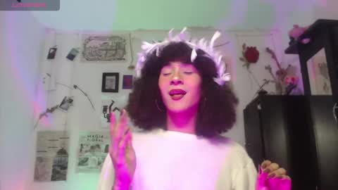 Snapshot of ellis_flowers chatting on 26, 11, 2025 . online show from 26, 11, 2025