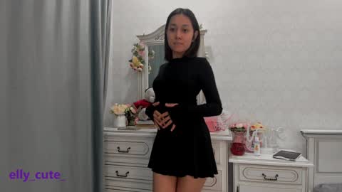 Snapshot of elly_cute_ chatting on 11, 12, 2024 Elly Cute online show from 11, 12, 2024