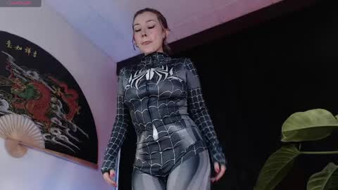 Snapshot of elly_uwuw chatting on 1, 6, 2026 Emy Castro online show from 1, 6, 2026