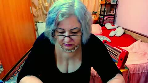 ellyhot53 online show from 4, 1, 2025