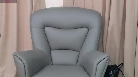 EllyRoss online show from 8, 3, 2025