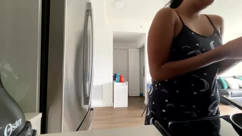 Snapshot of ellysooo chatting on 21, 9, 2025 Elly online show from 21, 9, 2025