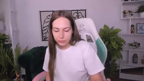 Snapshot of elma_lily chatting on 15, 9, 2025 elma_lily online show from 15, 9, 2025