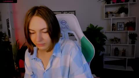 Snapshot of elma_lily chatting on 9, 10, 2025 elma_lily online show from 9, 10, 2025