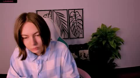 Snapshot of elma_lily chatting on 11, 10, 2025 elma_lily online show from 11, 10, 2025