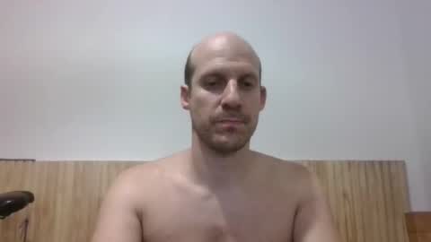 Mati Restrepo online show from 8, 3, 2026