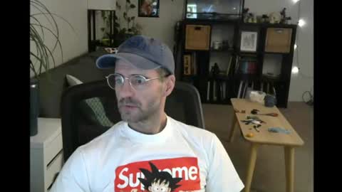 Snapshot of elmetaagain chatting on 7, 7, 2026 elmetaagain online show from 7, 7, 2026