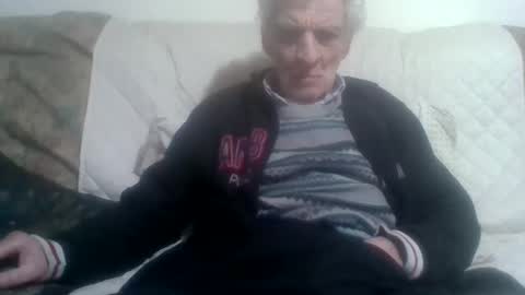 elmo191271 online show from 18, 2, 2026