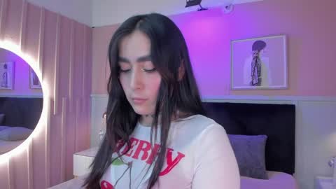 Snapshot of elodie_walker chatting on 4, 6, 2026 Elodie online show from 4, 6, 2026