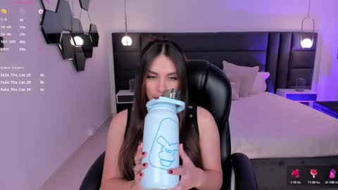 Snapshot of eloisaolivero chatting on 24, 2, 2025 ELOISA OLIVERO online show from 24, 2, 2025