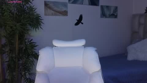 Snapshot of eloisee_ chatting on 22, 4, 2026 Eloise . online show from 22, 4, 2026