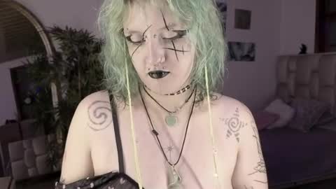 Snapshot of eloisee_ chatting on 13, 5, 2026 Eloise . online show from 13, 5, 2026