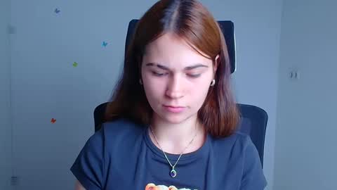 Snapshot of elsa_mur chatting on 7, 10, 2025 Elsa online show from 7, 10, 2025