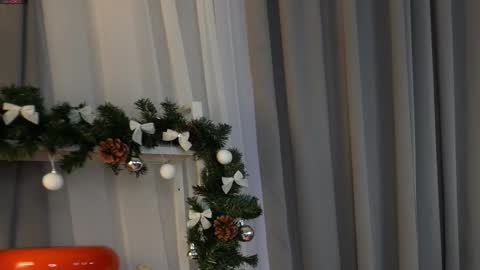 Snapshot of elvilune chatting on 15, 12, 2025 Erica online show from 15, 12, 2025