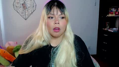 Snapshot of elymoon chatting on 20, 10, 2025 Ely online show from 20, 10, 2025