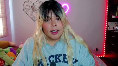 Snapshot of elymoon chatting on 15, 11, 2025 Ely online show from 15, 11, 2025