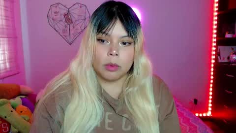 Snapshot of elymoon chatting on 19, 11, 2025 Ely online show from 19, 11, 2025