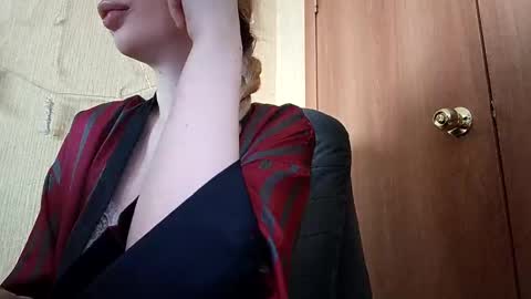 Elza Kom online show from 8, 12, 2024