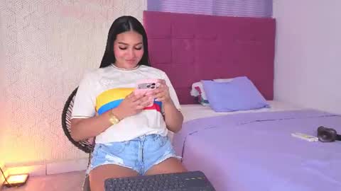 Snapshot of elza_fuentes01 chatting on 3, 7, 2026 Michelle online show from 3, 7, 2026