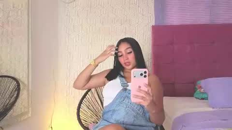 Snapshot of elza_fuentes01 chatting on 8, 7, 2026 Michelle online show from 8, 7, 2026