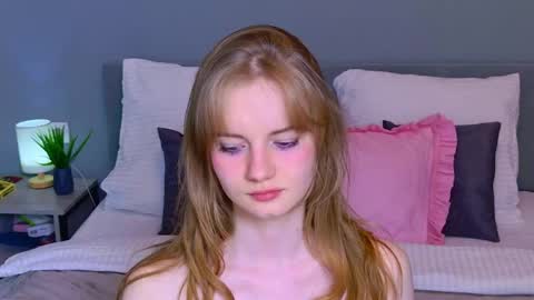 Snapshot of elza_hofffman chatting on 16, 4, 2026 Chloyka online show from 16, 4, 2026