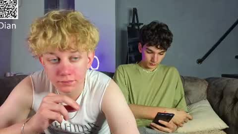 Snapshot of em_chipsi chatting on 15, 7, 2026 em_chipsi online show from 15, 7, 2026